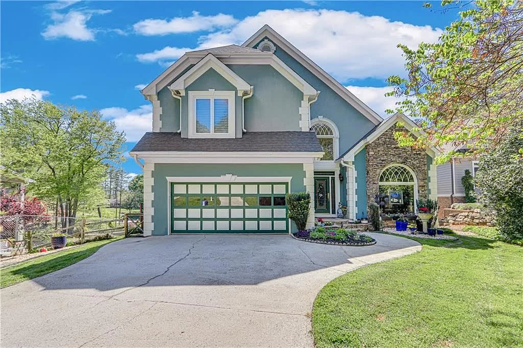 50% OFF SATURDAY- The Perfect Piece: Fabulous Finds at This Lakeside Beauty